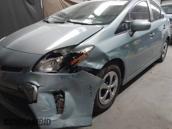 2013 Toyota Prius Two with VIN JTDKN3DU9D5586148, listed as a IAAI auction lot 43401030 with 115,099 mi miles and . Bid and sale history available at DreamBid. Image 6.