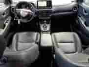 2022 Hyundai Kona Limited с VIN KM8K53A39NU789331, выставлен на аукционе Copart как лот 68384435 с пробегом 53 269 миль миль и Списание • Salvage title. История ставок и продаж доступна на DreamBid. Изображение 8.