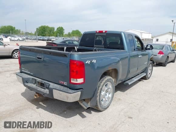 2010 GMC Sierra 1500 SLT with VIN 1GTSKWE32AZ270014, listed as a IAAI auction lot 42192128 with 191,371 mi miles and . Bid and sale history available at DreamBid. Image 4.