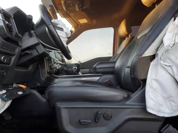 2022 Ford F-150 XL z VIN 1FTFW1E54NKE45114, wystawiony jako Copart lot #87219015 z przebiegiem 58 211 mil mil oraz Czysty tytuł • Clean title. Historia ofert i sprzedaży dostępna na DreamBid. Obrazek 7.