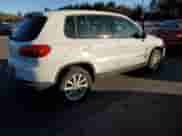 2014 Volkswagen Tiguan SEL z VIN WVGAV3AX4EW626475, wystawiony jako Copart lot #43540255 z przebiegiem 84 057 mil mil oraz Nie do naprawy • Non repairable. Historia ofert i sprzedaży dostępna na DreamBid. Obrazek 3.