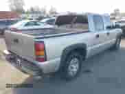2005 GMC Sierra 1500 SLE z VIN 2GTEC13T451170723, wystawiony jako IAAI lot #43116884 z przebiegiem 222 286 mil mil oraz . Historia ofert i sprzedaży dostępna na DreamBid. Obrazek 4.