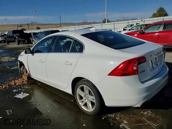 2015 Volvo S60 T5 Premier с VIN YV1612TK9F1347954, выставлен на аукционе Copart как лот 43067315 с пробегом 73 474 миль миль и Списание • Salvage title. История ставок и продаж доступна на DreamBid. Изображение 14.