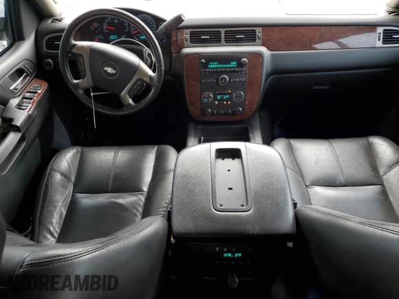 2013 Chevrolet Tahoe LT с VIN 1GNSCBE06DR323630, выставлен на аукционе Copart как лот 84457295 с пробегом 216 881 миль миль и Чистый • Clean title. История ставок и продаж доступна на DreamBid. Изображение 8.