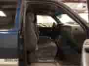 2000 GMC Sierra 1500 SLE z VIN 1GTEK19T8YE297889, wystawiony jako IAAI lot #43489121 z przebiegiem 184 419 mil mil oraz . Historia ofert i sprzedaży dostępna na DreamBid. Obrazek 5.