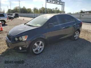 2016 Chevrolet Sonic LTZ z VIN 1G1JE5SB2G4141195, wystawiony jako Copart lot #86850575 z przebiegiem 143 484 mil mil oraz Czysty tytuł • Clean title. Historia ofert i sprzedaży dostępna na DreamBid. Obrazek 1.