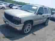 2000 Chevrolet Tahoe LS z VIN 1GNEK13T3YJ133246, wystawiony jako IAAI lot #42484297 z przebiegiem 314 628 mil mil oraz . Historia ofert i sprzedaży dostępna na DreamBid. Obrazek 2.