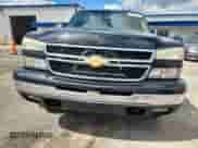 2006 Chevrolet Silverado 1500 LT3 z VIN 1GCEK19Z26Z291595, wystawiony jako Copart lot #70046865 z przebiegiem 192 625 mil mil oraz Czysty tytuł • Clean title. Historia ofert i sprzedaży dostępna na DreamBid. Obrazek 5.