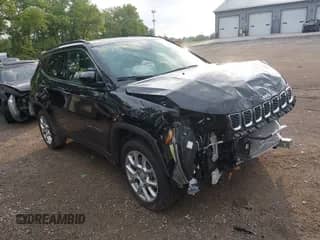 2024 Jeep Compass Latitude Lux z VIN 3C4NJDFN3RT124051, wystawiony jako IAAI lot #42749782 z przebiegiem 7 856 mil mil oraz . Historia ofert i sprzedaży dostępna na DreamBid. Obrazek 1.