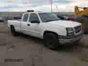 2003 Chevrolet Silverado 1500 LS z VIN 1GCEC19T73E215270, wystawiony jako Copart lot #71969234 z przebiegiem 216 309 mil mil oraz Szkoda całkowita • Salvage title. Historia ofert i sprzedaży dostępna na DreamBid. Obrazek 4.