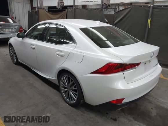 2018 Lexus IS 300 z VIN JTHC81D20J5029198, wystawiony jako IAAI lot #43412065 z przebiegiem 51 478 mil mil oraz . Historia ofert i sprzedaży dostępna na DreamBid. Obrazek 3.