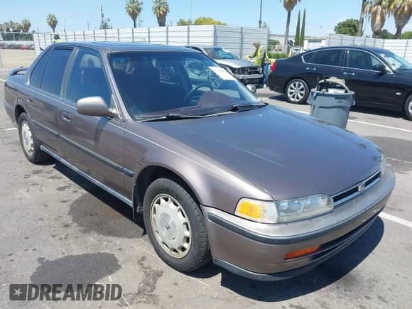 1992 Honda Accord with VIN JHMCB7676NC016583, listed as a IAAI auction lot 42349892 with 204,863 mi miles and . Bid and sale history available at DreamBid. Image 1.