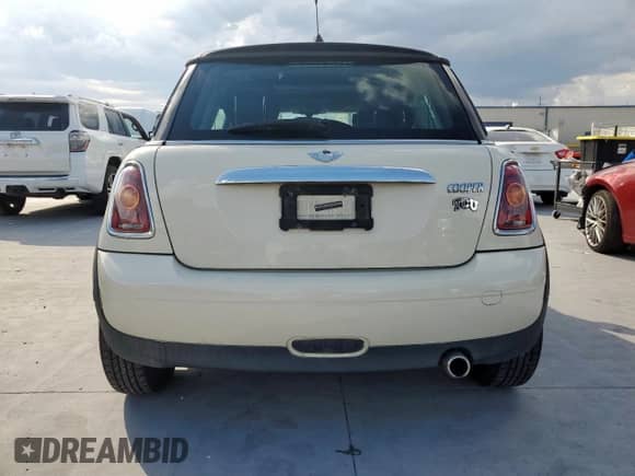 2010 MINI Hardtop with VIN WMWMF3C5XATZ22653, listed as a Copart auction lot 82195615 with 95,434 mi miles and Clean title. Bid and sale history available at DreamBid. Image 6.