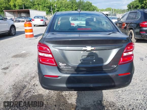 2019 Chevrolet Sonic LT с VIN 1G1JC5SB9K4129561, выставлен на аукционе IAAI как лот 42528667 с пробегом 94 260 миль миль и . История ставок и продаж доступна на DreamBid. Изображение 16.
