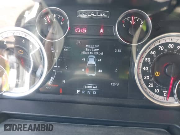 2014 Ram 1500 Laramie z VIN 1C6RR7VM1ES312946, wystawiony jako IAAI lot #42620415 z przebiegiem 163 405 mil mil oraz . Historia ofert i sprzedaży dostępna na DreamBid. Obrazek 7.