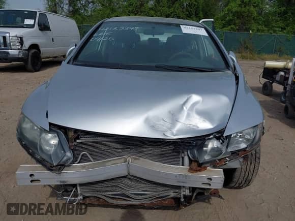 2010 Honda Civic с VIN 19XFA1E37AE011120, выставлен на аукционе IAAI как лот 42123347 с пробегом 61 881 миль миль и . История ставок и продаж доступна на DreamBid. Изображение 6.