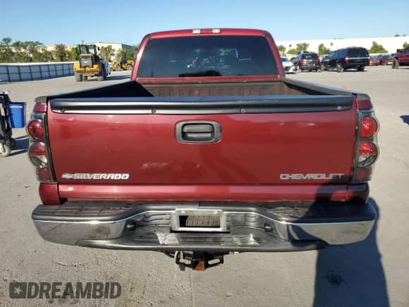 2002 Chevrolet Silverado 1500 LS z VIN 2GCEC19TX21390242, wystawiony jako Copart lot #86815985 z przebiegiem 284 213 mil mil oraz Szkoda całkowita • Salvage title. Historia ofert i sprzedaży dostępna na DreamBid. Obrazek 6.