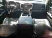 2015 Ram 1500 Laramie z VIN 1C6RR7NT2FS546778, wystawiony jako Copart lot #84552175 z przebiegiem 157 901 mil mil oraz Szkoda całkowita • Salvage title. Historia ofert i sprzedaży dostępna na DreamBid. Obrazek 8.