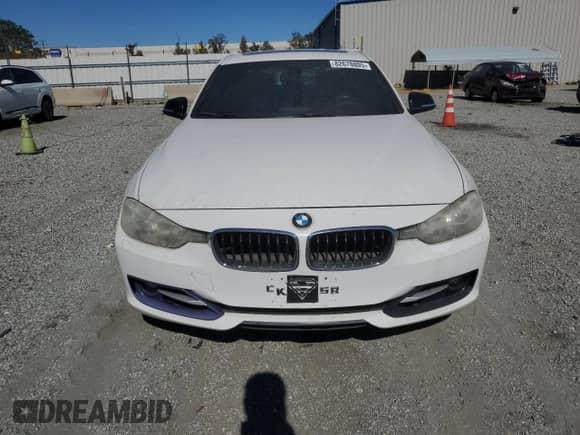 2013 BMW 3 Series 328i xDrive с VIN WBA3B5C5XDF138916, выставлен на аукционе Copart как лот 82678805 с пробегом 128 297 миль миль и Чистый • Clean title. История ставок и продаж доступна на DreamBid. Изображение 5.