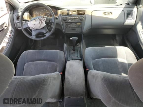 2000 Honda Accord LX z VIN 1HGCG6656YA131035, wystawiony jako Copart lot #62531435 z przebiegiem 149 346 mil mil oraz Szkoda całkowita • Salvage title. Historia ofert i sprzedaży dostępna na DreamBid. Obrazek 8.