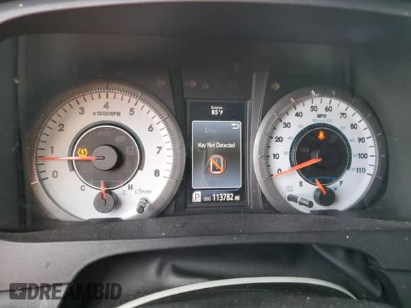 2017 Toyota Sienna SE z VIN 5TDXZ3DC4HS807303, wystawiony jako Copart lot #85186705 z przebiegiem 113 782 mil mil oraz Szkoda całkowita • Salvage title. Historia ofert i sprzedaży dostępna na DreamBid. Obrazek 9.