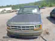 1993 Dodge Dakota S z VIN 1B7GL26X1PS140546, wystawiony jako IAAI lot #42142391 z przebiegiem 171 634 mil mil oraz . Historia ofert i sprzedaży dostępna na DreamBid. Obrazek 6.