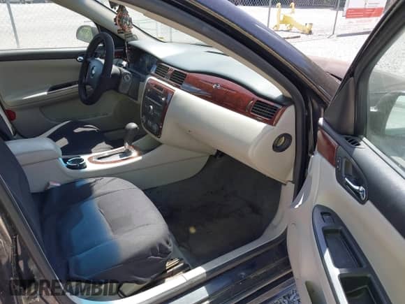 2009 Chevrolet Impala LT with VIN 2G1WT57K391157876, listed as a IAAI auction lot 42489491 with 316,182 mi miles and . Bid and sale history available at DreamBid. Image 5.