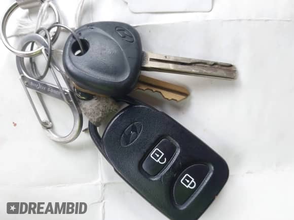 2014 Hyundai Tucson Limited with VIN KM8JU3AG7EU796103, listed as a IAAI auction lot 43026406 with 190,377 mi miles and . Bid and sale history available at DreamBid. Image 11.