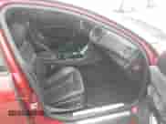 2015 Chevrolet SS z VIN 6G3F25RW3FL104047, wystawiony jako IAAI lot #42945745 z przebiegiem 68 889 mil mil oraz . Historia ofert i sprzedaży dostępna na DreamBid. Obrazek 5.