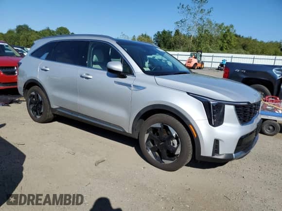 2025 Kia Sorento EX with VIN KNDRHDJG9S5335153, listed as a Copart auction lot 69948225 with 14,587 mi miles and Salvage title. Bid and sale history available at DreamBid. Image 4.