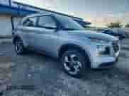 2025 Hyundai Venue SEL с VIN KMHRC8A33SU369948, выставлен на аукционе Copart как лот 69665325 с пробегом 24 миль миль и Списание • Salvage title. История ставок и продаж доступна на DreamBid. Изображение 4.