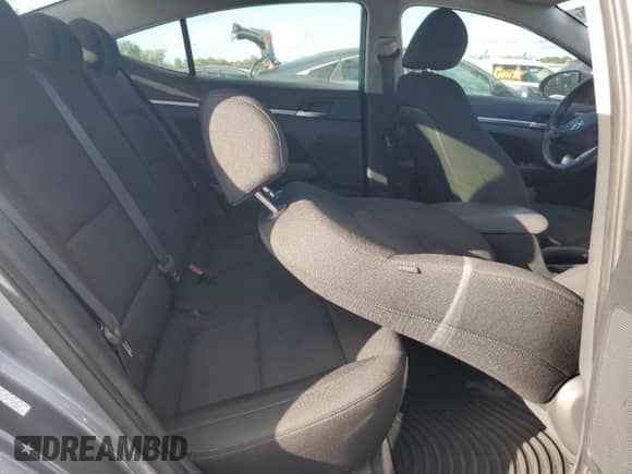 2019 Hyundai Elantra SEL z VIN KMHD84LF5KU833544, wystawiony jako Copart lot #87012225 z przebiegiem 61 724 mil mil oraz Nie do naprawy • Non repairable. Historia ofert i sprzedaży dostępna na DreamBid. Obrazek 10.