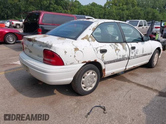 1997 Dodge Neon с VIN 1B3ES27C7VD298379, выставлен на аукционе IAAI как лот 42917434 с пробегом 380 575 миль миль и . История ставок и продаж доступна на DreamBid. Изображение 4.