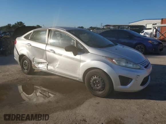 2011 Ford Fiesta S with VIN 3FADP4AJXBM147508, listed as a Copart auction lot 81395555 with 159,690 mi miles and Salvage title. Bid and sale history available at DreamBid. Image 4.