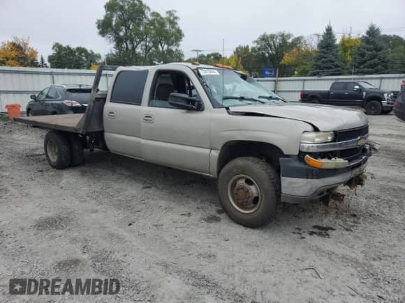 2002 Chevrolet Silverado 3500 LT с VIN 1GCJK33192F117077, выставлен на аукционе Copart как лот 73415444 с пробегом Не указан миль и На запчасти • Non repairable. История ставок и продаж доступна на DreamBid. Изображение 4.