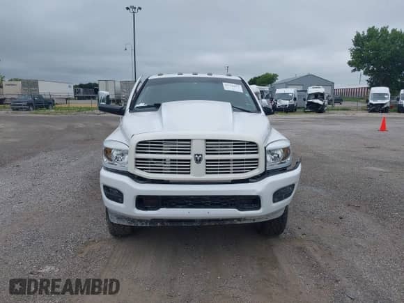 2006 Dodge 2500 Laramie z VIN 3D7KS29C56G136209, wystawiony jako IAAI lot #42756653 z przebiegiem 257 773 mil mil oraz . Historia ofert i sprzedaży dostępna na DreamBid. Obrazek 12.
