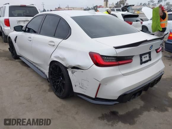 2022 BMW M3 Competition z VIN WBS33AY09NFL79043, wystawiony jako IAAI lot #42180934 z przebiegiem 31 837 mil mil oraz . Historia ofert i sprzedaży dostępna na DreamBid. Obrazek 3.