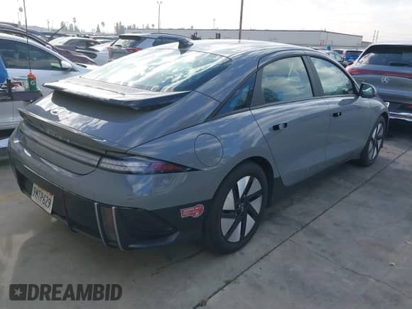 2024 Hyundai Ioniq 6 SE с VIN KMHM24AA1RA077151, выставлен на аукционе IAAI как лот 43266568 с пробегом 11 394 миль миль и . История ставок и продаж доступна на DreamBid. Изображение 4.