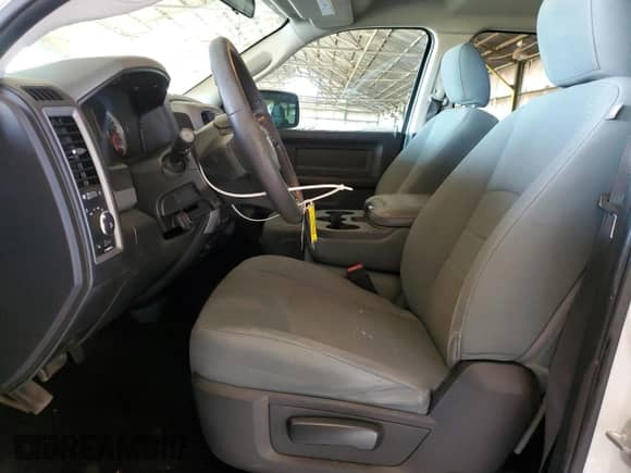 2017 Ram 1500 Tradesman z VIN 1C6RR6FTXHS609881, wystawiony jako Copart lot #67481545 z przebiegiem 145 585 mil mil oraz Szkoda całkowita • Salvage title. Historia ofert i sprzedaży dostępna na DreamBid. Obrazek 7.