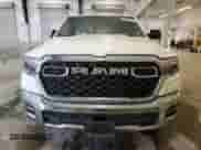 2025 Ram 1500 Tradesman z VIN 1C6RRFCG5SN554561, wystawiony jako Copart lot #70898475 z przebiegiem 5 751 mil mil oraz Szkoda całkowita • Salvage title. Historia ofert i sprzedaży dostępna na DreamBid. Obrazek 5.