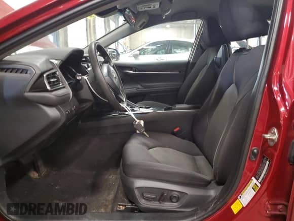 2020 Toyota Camry LE с VIN 4T1C11AKXLU304221, выставлен на аукционе Copart как лот 71566835 с пробегом 159 771 миль миль и Списание • Salvage title. История ставок и продаж доступна на DreamBid. Изображение 7.