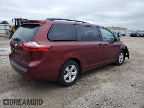 2015 Toyota Sienna LE z VIN 5TDKK3DC9FS585109, wystawiony jako Copart lot #81757415 z przebiegiem 138 851 mil mil oraz Nie do naprawy • Non repairable. Historia ofert i sprzedaży dostępna na DreamBid. Obrazek 3.
