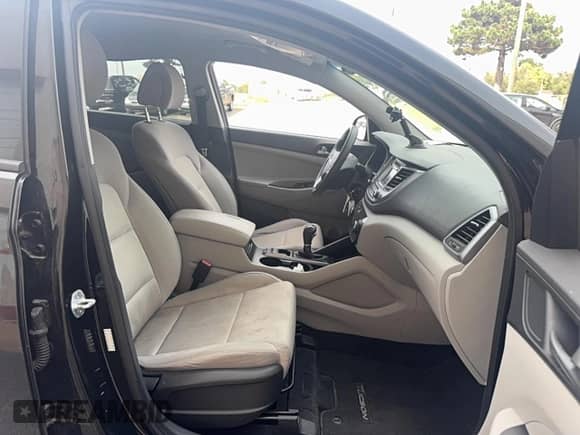 2016 Hyundai Tucson Sport z VIN KM8J3CA24GU040318, wystawiony jako Copart lot #85921935 z przebiegiem 77 466 mil mil oraz Czysty tytuł • Clean title. Historia ofert i sprzedaży dostępna na DreamBid. Obrazek 5.