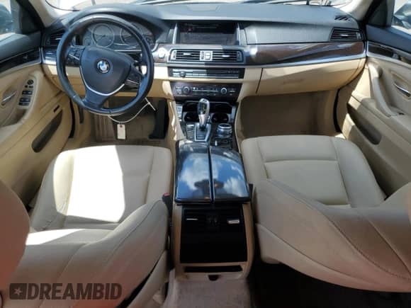 2015 BMW 5 Series 528i с VIN WBA5A5C50FD513349, выставлен на аукционе Copart как лот 62914445 с пробегом 123 433 миль миль и На запчасти • Non repairable. История ставок и продаж доступна на DreamBid. Изображение 8.
