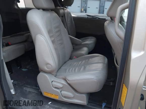 2011 Toyota Sienna XLE AAS with VIN 5TDYK3DC2BS045525, listed as a IAAI auction lot 43158126 with 151,128 mi miles and . Bid and sale history available at DreamBid. Image 8.