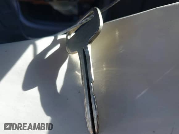 1996 Toyota Camry LE z VIN 4T1BF12K9TU867269, wystawiony jako IAAI lot #43580772 z przebiegiem 167 567 mil mil oraz . Historia ofert i sprzedaży dostępna na DreamBid. Obrazek 11.