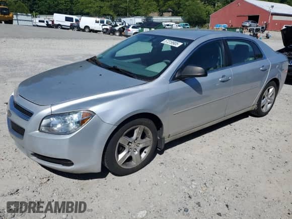 2012 Chevrolet Malibu 1LS z VIN 1G1ZB5E01CF243642, wystawiony jako Copart lot #90620255 z przebiegiem 102 426 mil mil oraz Nie do naprawy • Non repairable. Historia ofert i sprzedaży dostępna na DreamBid. Obrazek 1.