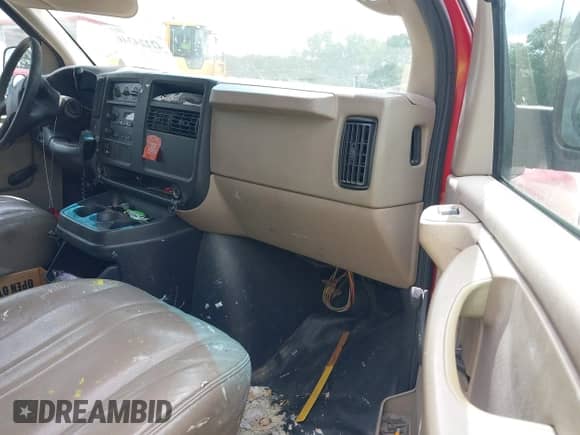 2004 Chevrolet Express Cargo with VIN 1GCGG25V941198720, listed as a IAAI auction lot 42224346 with 222,939 mi miles and . Bid and sale history available at DreamBid. Image 5.