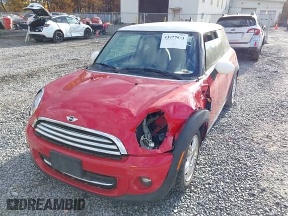 2013 MINI Hardtop with VIN WMWSU3C50DT690047, listed as a IAAI auction lot 43477533 with 93,857 mi miles and . Bid and sale history available at DreamBid. Image 6.