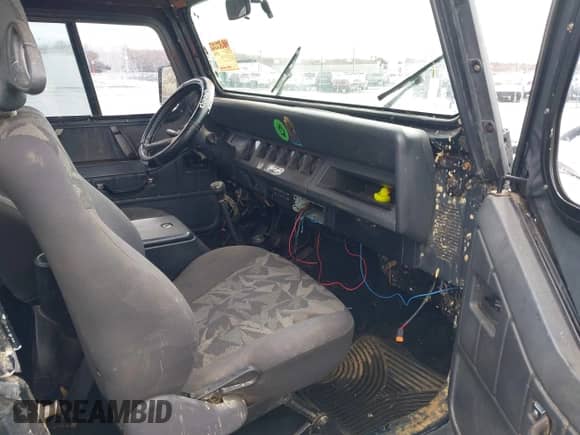 1995 Jeep Wrangler S с VIN 1J4FY19P0SP258399, выставлен на аукционе IAAI как лот 41970320 с пробегом 151 621 миль миль и . История ставок и продаж доступна на DreamBid. Изображение 5.